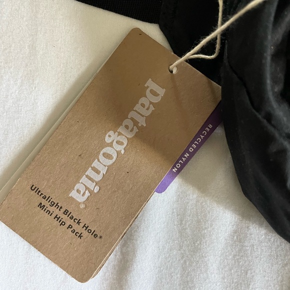 SOLD Black Patagonia Ultralight Black Hole Mini Hip Pack - Picture 3 of 7